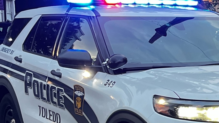 Intoxicated Driver Crashes into Utility Pole Following Police Pursuit in Toledo